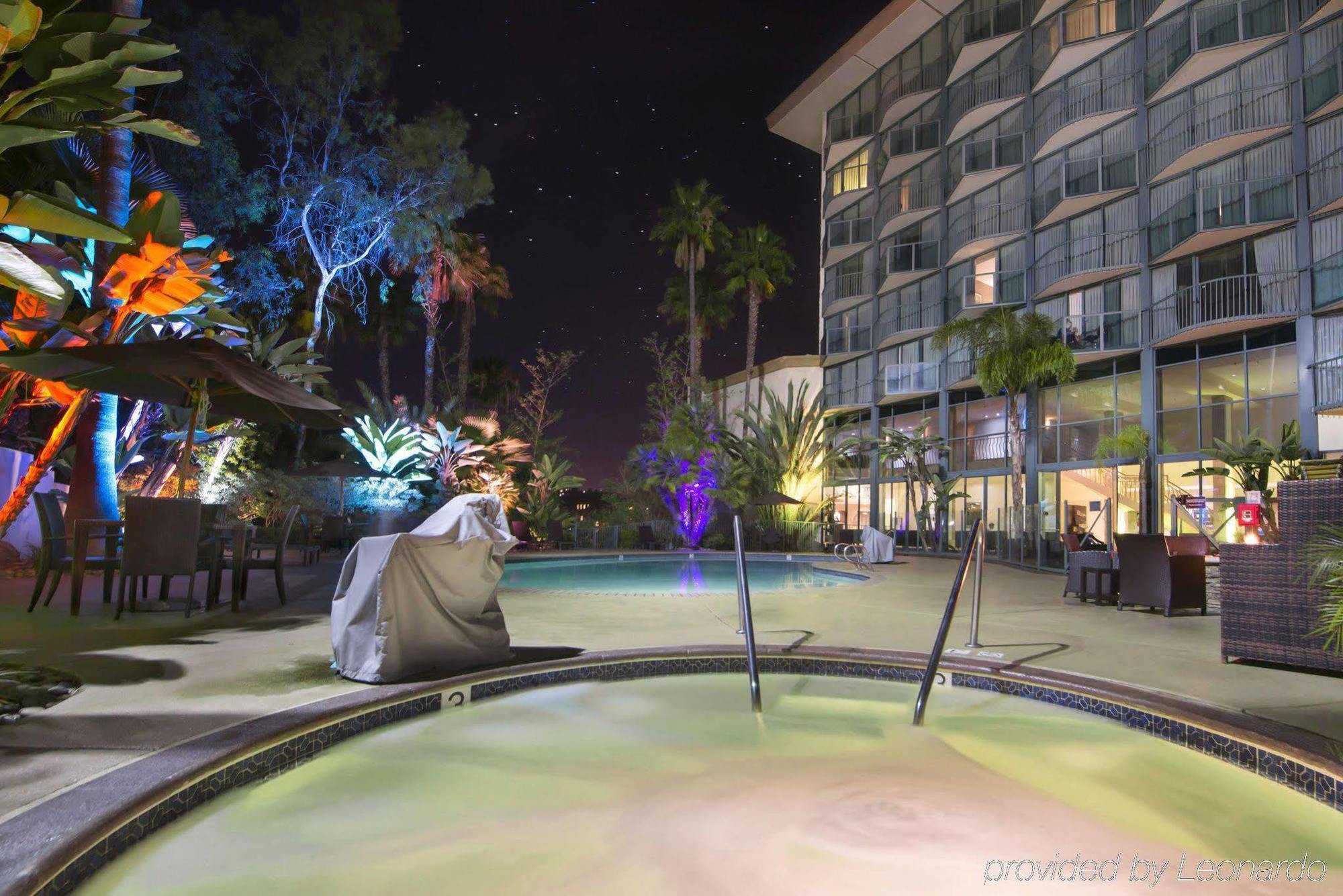 Doubletree By Hilton San Diego Hotel Circle Exterior photo